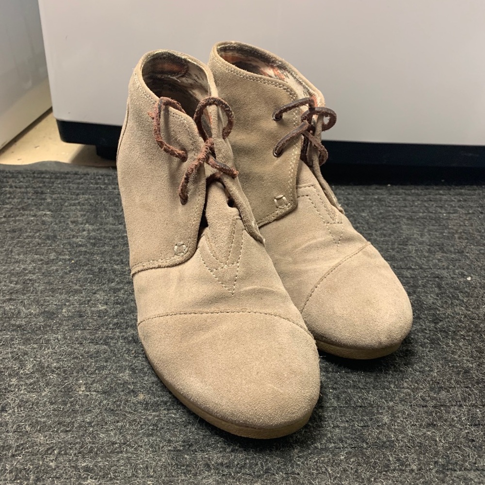 Toms wedges